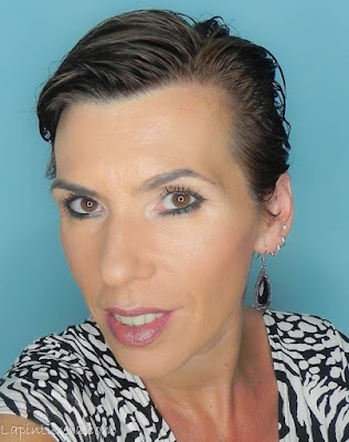 Reverse Cat Eye-Maquillaje y moda 11 rostro 4