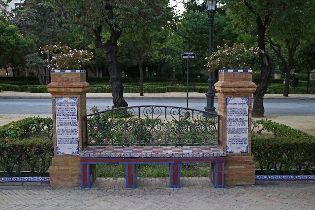 Banco de la Glorieta de Rodríguez Marín Banco de la Glorieta de Rodríguez Marín