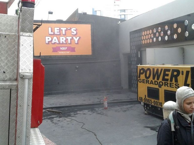 SC: INCÊNDIO ATINGE BOATE 1007 EM FLORIANÓPOLIS