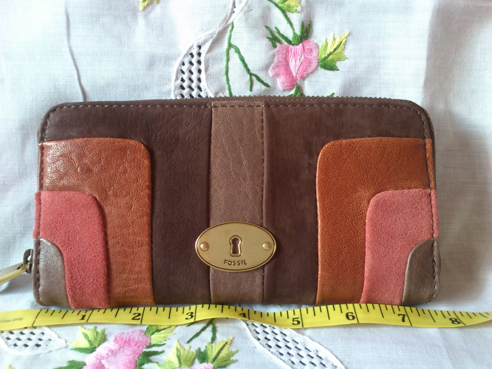 BRANDED ITEM FOR LESS New Fossil Wallet for Women Ready stock
