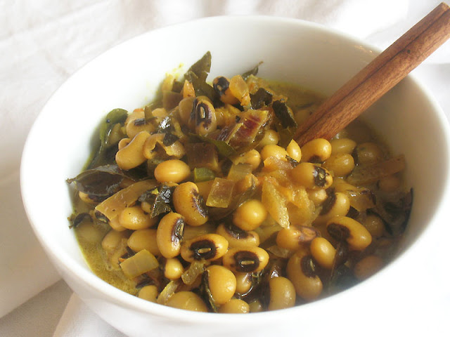 Black-Eyed Peas with Coconut Milk, Curry Leaves and Spices