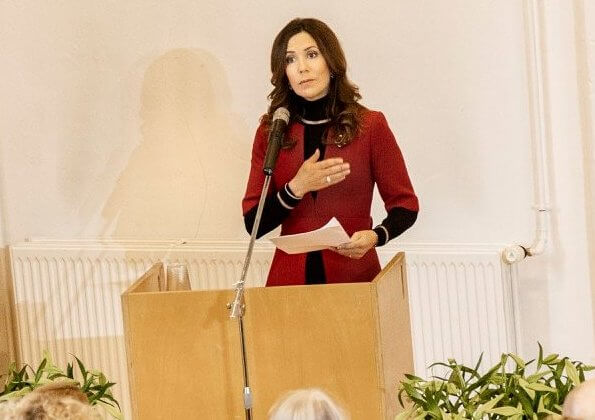 Crown Princess Mary wore a red coat which she had worn in 2013. Mary Foundation and Lev Uden Vold (Live Without Violence)