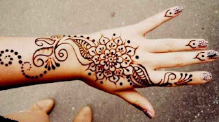 Henna Tangan Bunga 005 gambar henna, henna tangan, henna simple, motif henna, motif henna tangan simple, gambar henna tangan, motif henna untuk pemula, foto henna, henna tangan cantik, henna tangan simple, henna pengantin, gambar henna simple, henna kaki, contoh henna, gambar hena di tangan, lukisan henna, desain henna, henna, henna art, henna arab, henna india, hena, foto henna, henna art