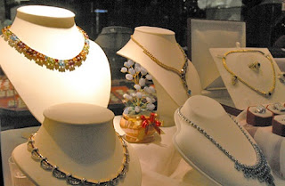 Gems Jewellry | Paket Tour Murah ke Thailand 2013