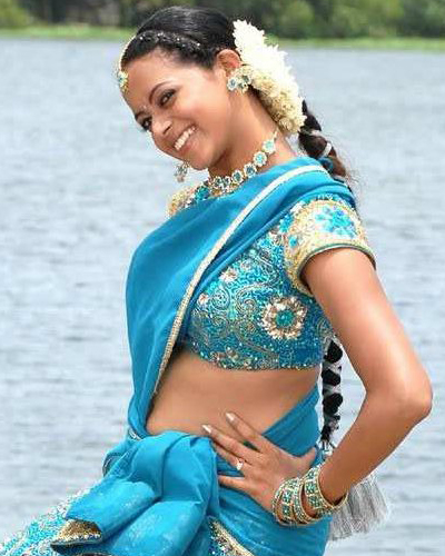 Desi Actress Bhavana Half Saree Stills | Mallu Surf