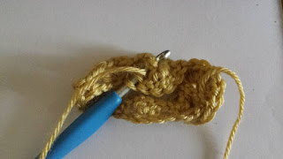 crocodile stitch tutorial from Hooked by Kati