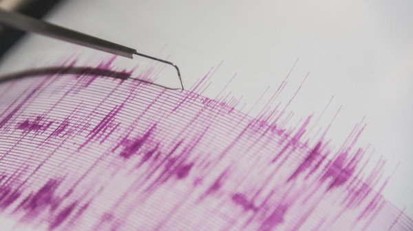 زلزال بقوة 4.7 درجات يضرب مدينة ليكسوري غربي اليونان