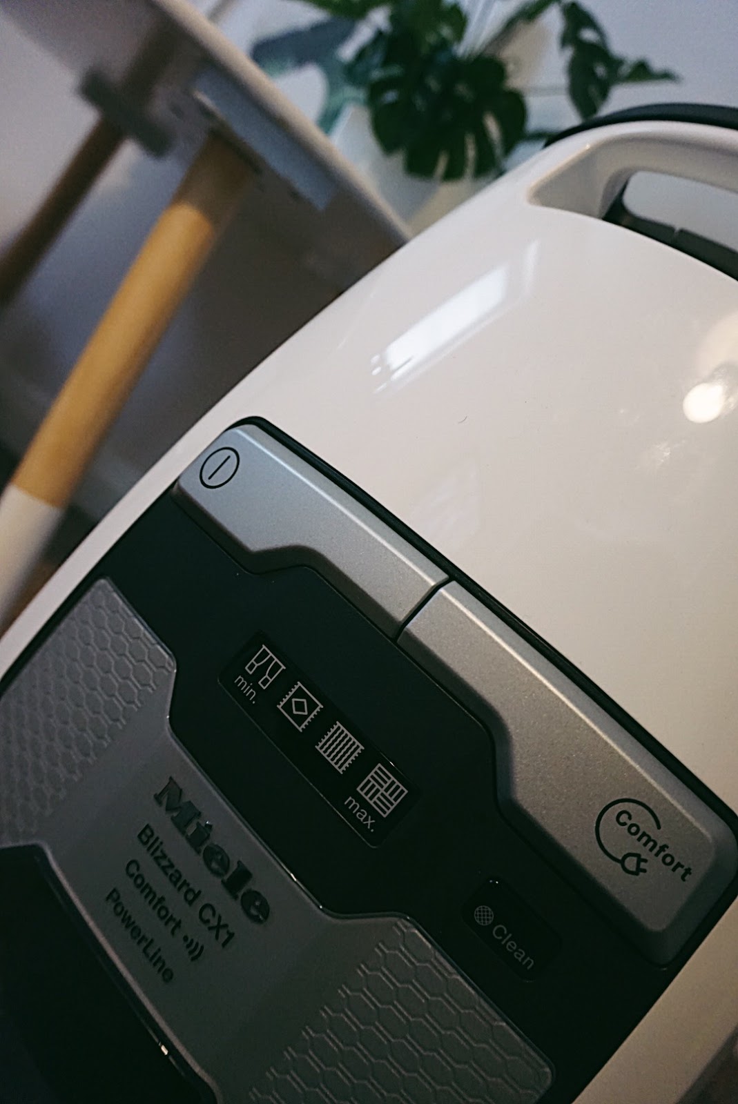 MIELE BLIZZARD CX1 VACUUM CLEANER.