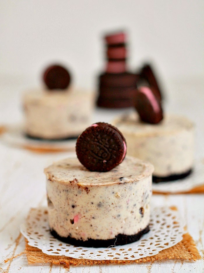 Like this post? Subscribe for more! Yeah that should have been a hint. Funny thing is I always suspected this but didn’t really care. I mean, a cream filled cookie is a cream filled cookie, whether or not I’m mislead as to how much cream is in it.