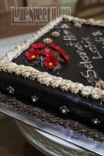 Home Sweet Home: Kek Coklat Lembab Malaysia dan Sambutan 