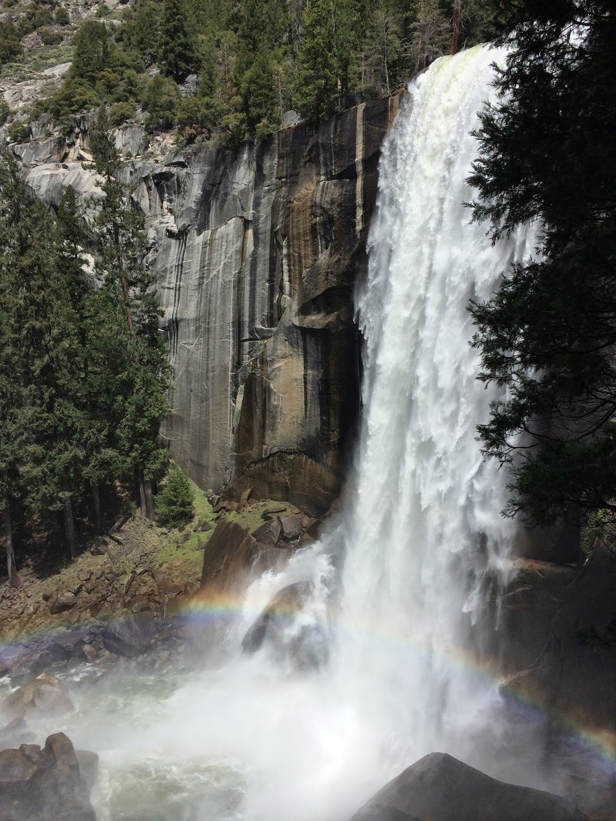 Outdoorsy Mama: Yosemite Waterfalls – Hiking to Top of Vernal Falls in