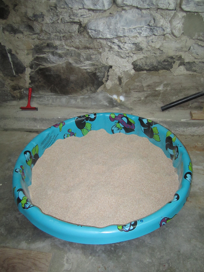 Knatolee's World Foreign Note and Kitty Pool