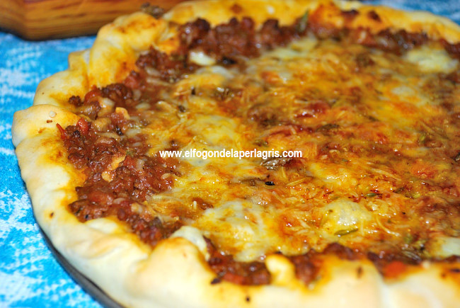 Pizza boloñesa Pizza boloñesa