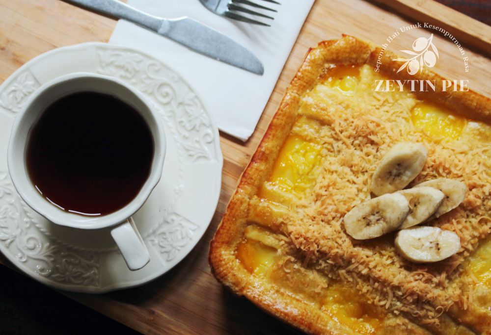 Pie Pisang Vla Susu - Zeytin Pie Pie Pisang Vla Susu - Zeytin Pie