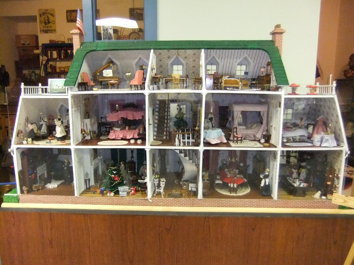 Pauline Persing Art, Writing,& Natural History The Dollhouse at the