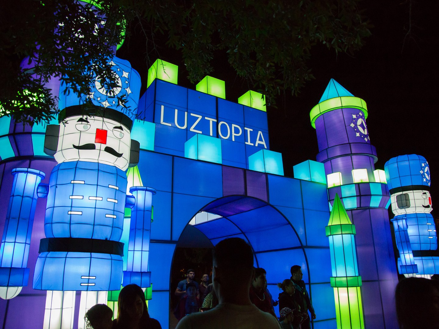 LUZTOPIA el festival de luces navideñas más grande de México, esta en