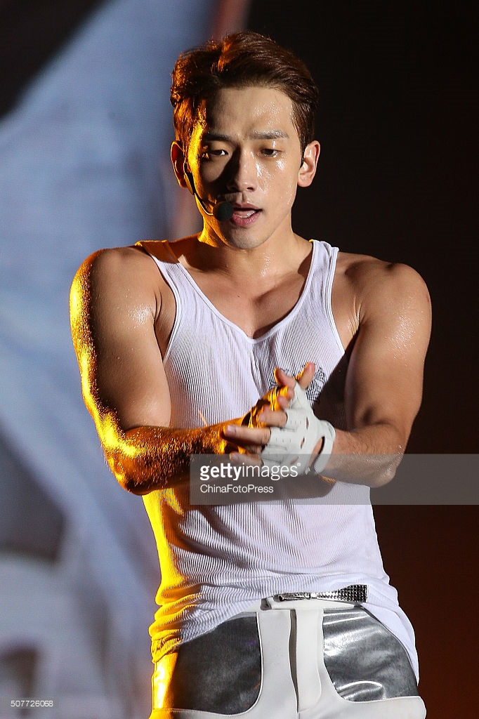 http://4.bp.blogspot.com/-wvVYGX9BRPU/Vq8Jrw6B1hI/AAAAAAABTQI/WKrRvTKpvtU/s1600/south-korean-singer-rain-performs-onstage-during-his-concert-the-picture-id507726068.jpg