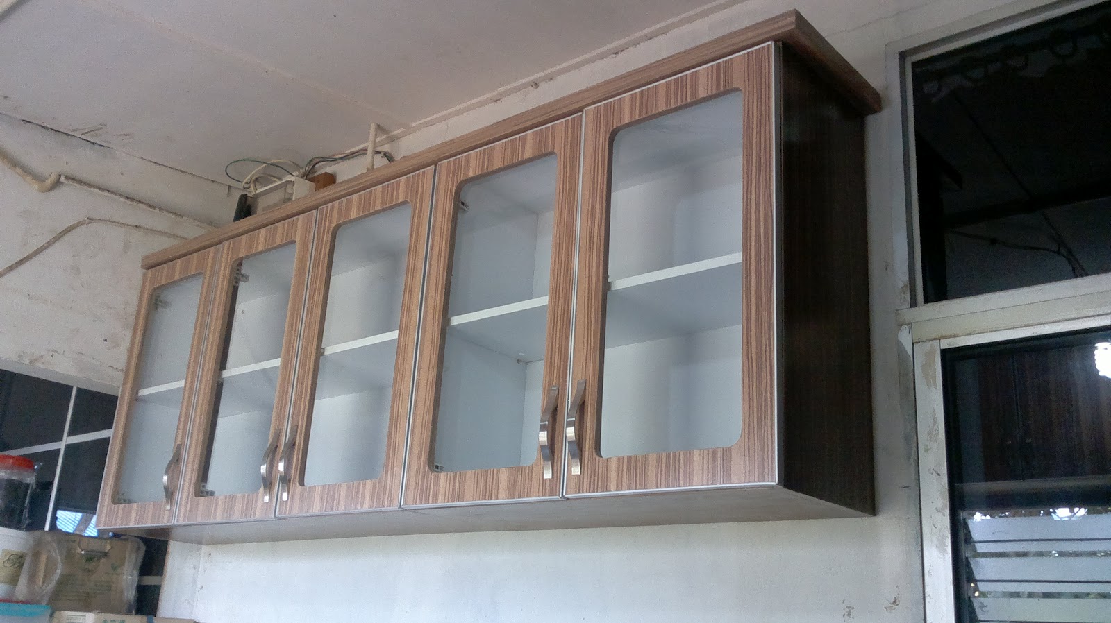 Membuat Dapur dan LainLain yang berasaskan Kayu di Kuching