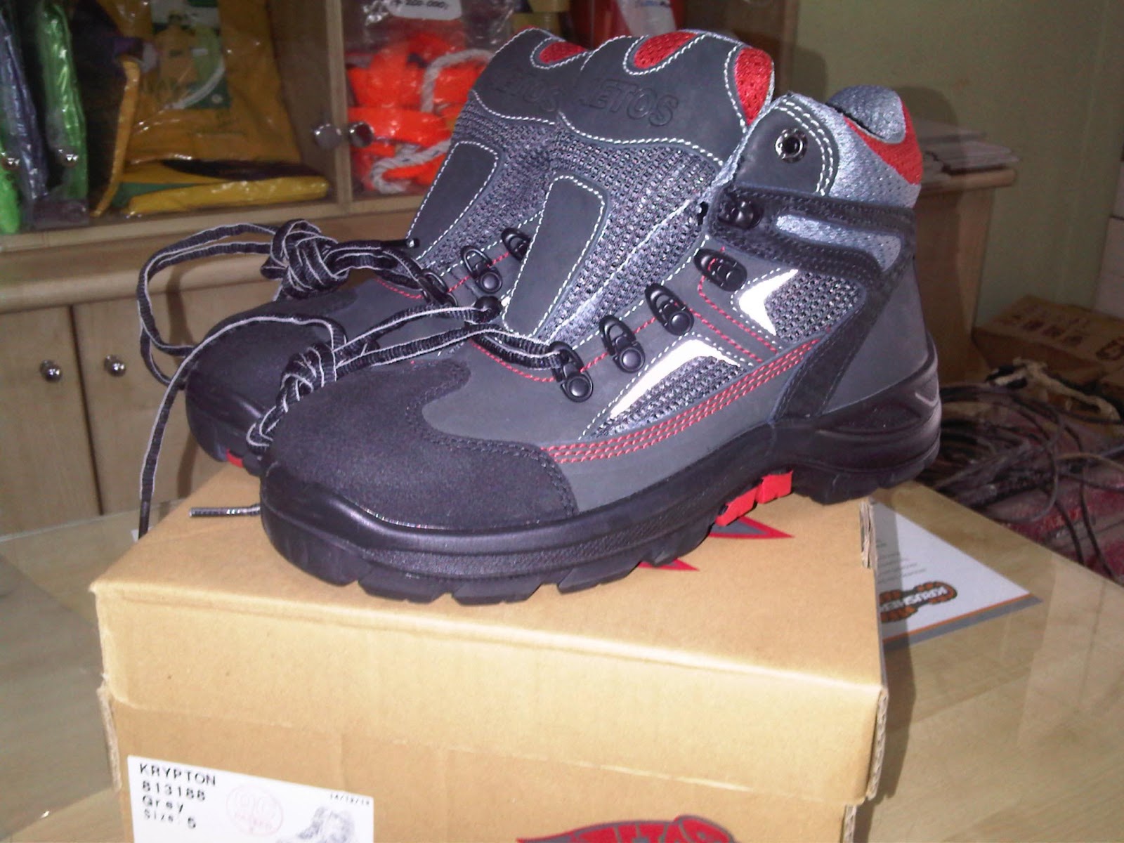 SEPATU SAFETY SHOES AETOS KRYPTON Toko Alat Safety TERDEKAT