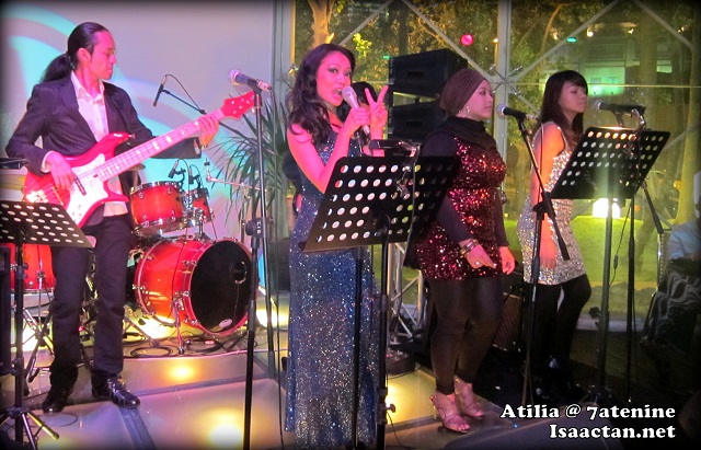Sexy Atilia performing