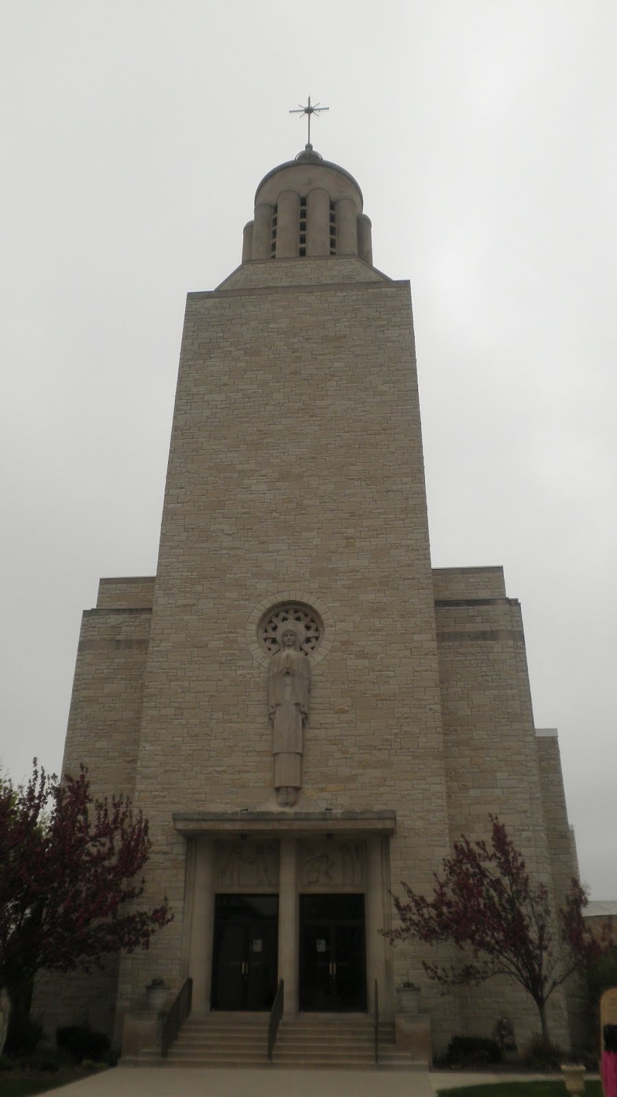 Von Von's Voyages!: Visita Iglesia! day 1