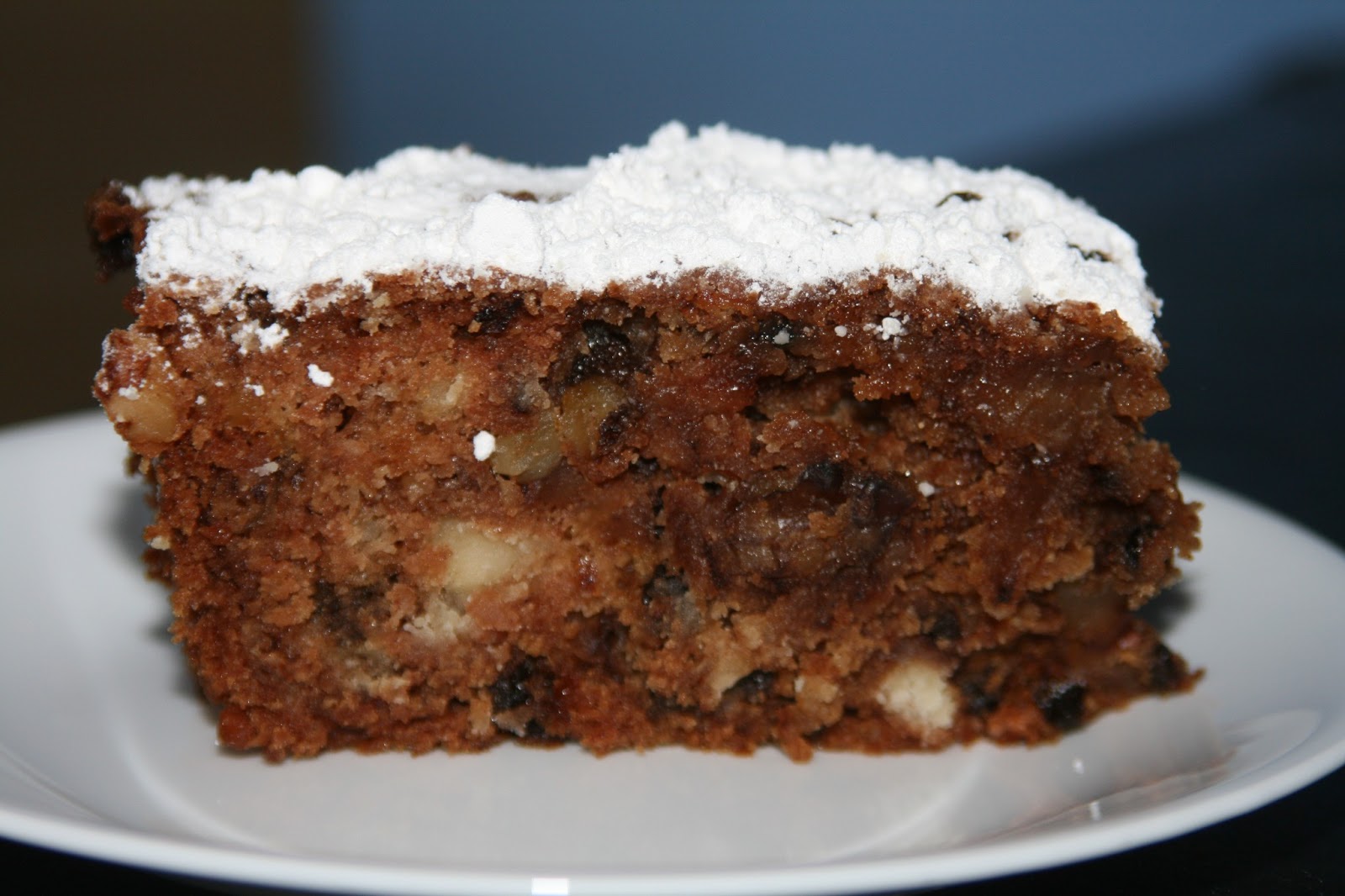 I Am VeggieMightee! Currant and Walnut Applesauce Cake