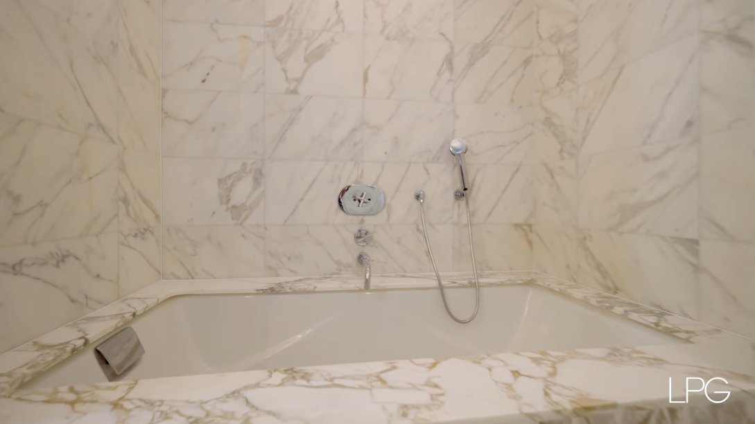 26 Interior Design Photos vs. 25 Columbus Cir #75CE, New York, NY Luxury Penthouse Tour