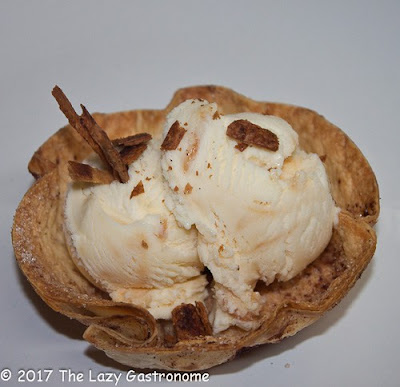 http://www.lazygastronome.com/churro-inspired-edible-dessert-cups/