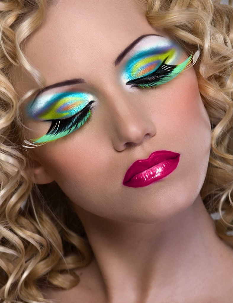 Acute Obsessions Make-up & Eyeshadow: Try These Unique Eyeshadow 