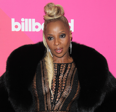 Erm, so when did Mary J Blige start showing off her nipples on the red carpet?