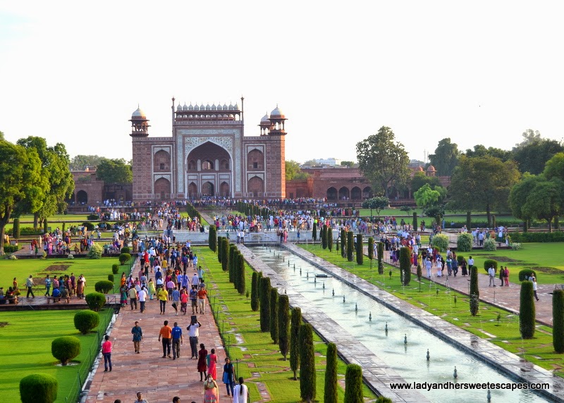 sprawling garden at the Taj Mahal complex