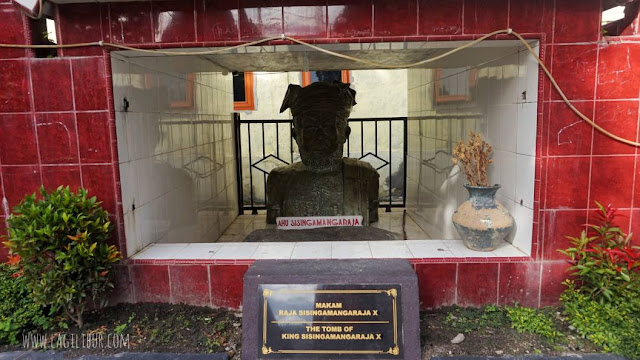 Makam Raja Sisingamangaraja X