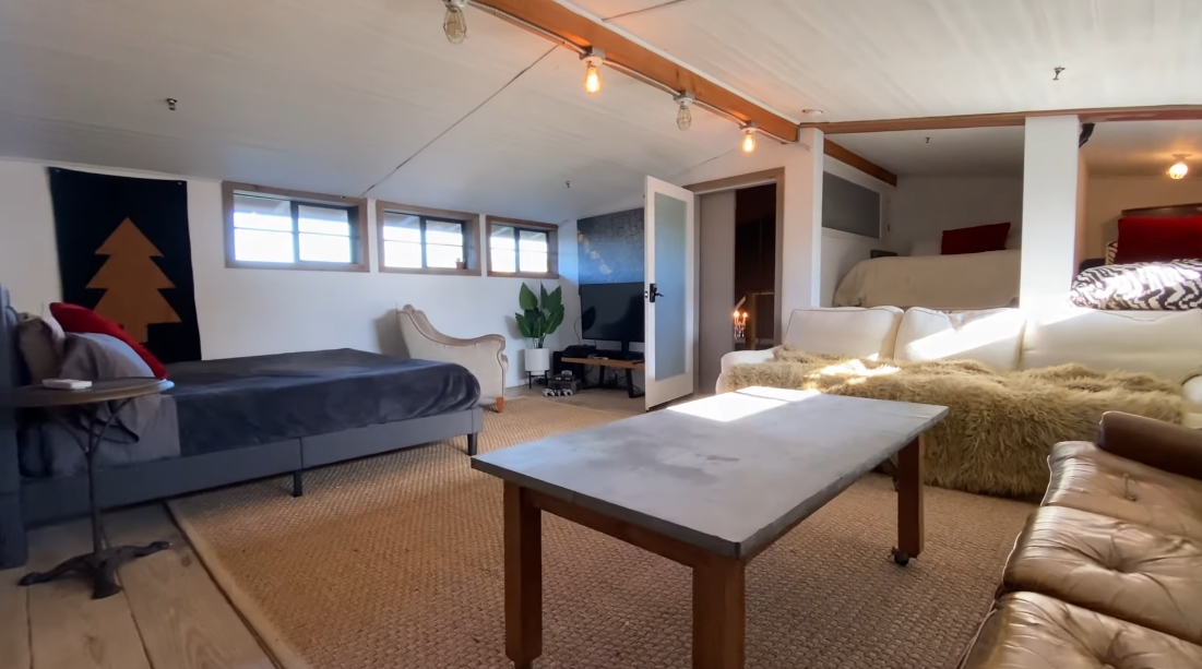 28 Interior Design Photos vs. 6608 Portshead Rd, Malibu, CA Luxury Home Tour