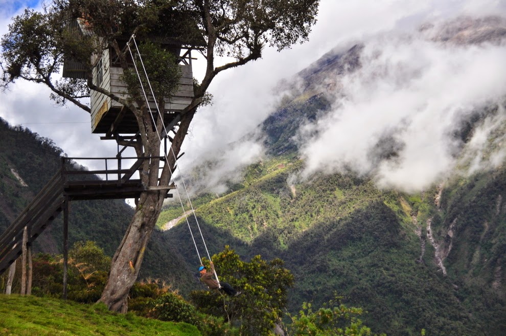 CURIOSIDADES EL COLUMPIO DE "EL FIN DEL MUNDO" EN BANOS ECUADOR