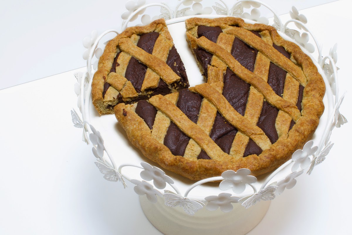 crostata semintegrale alle mandorle e vaniglia con crema al cioccolato fondente