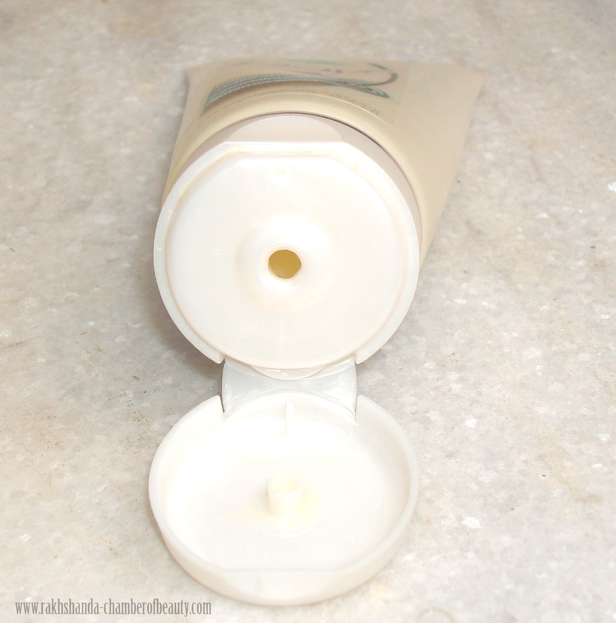 Dove Nutritive Solutions Daily Shine Conditioner Review & Price Indian beauty blogger, Dove Nutritive Solutions Daily Shine Conditioner, Dove, beauty, Dove Nutritive Solutions Daily Shine Conditioner review,