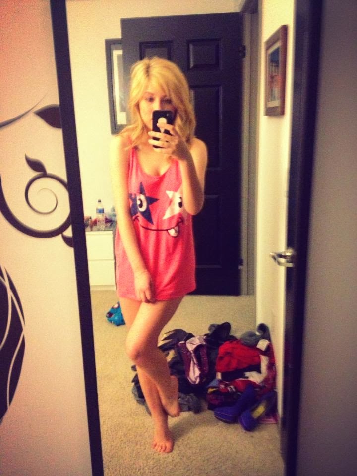 Jennette McCurdy Racy Personal Lingerie Photos.