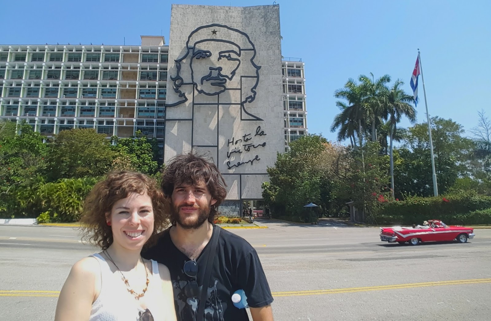 Bulliciosa y jovial, monumental pero con un toque decadente, La Habana es una ciudad que derrocha historia, como si se tratase de un libro abierto.