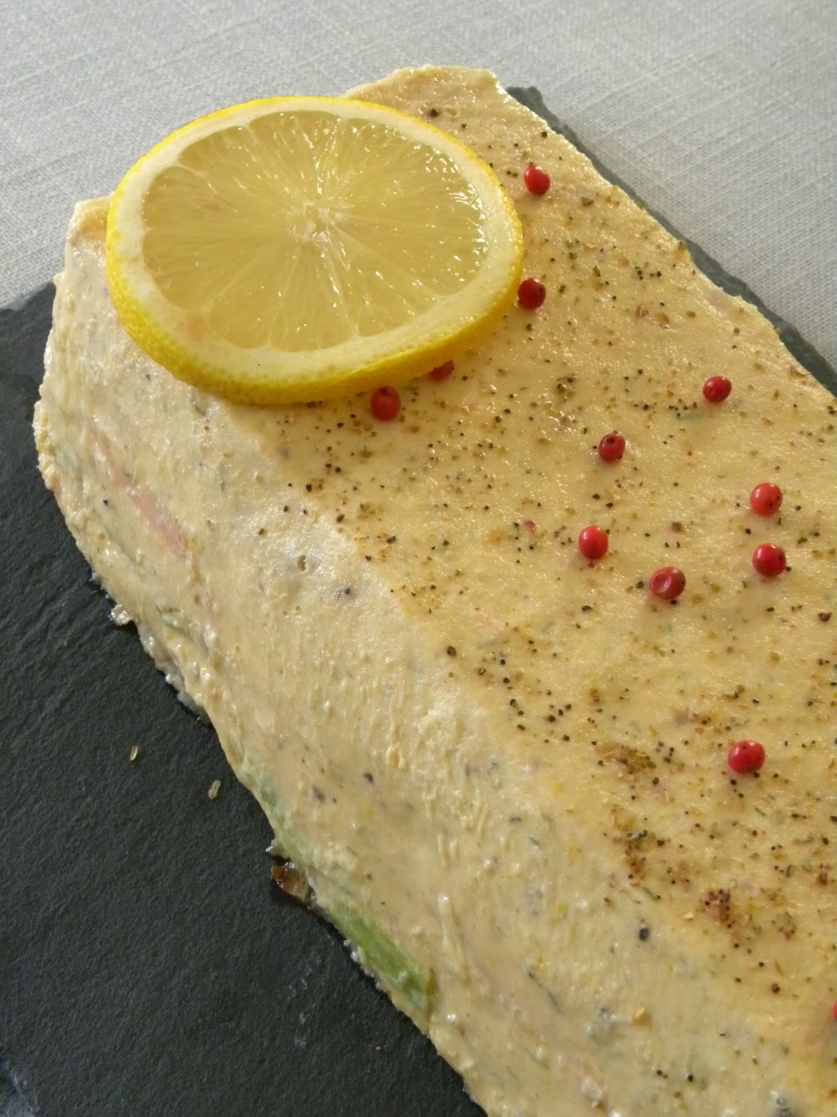 Vadrouilles gourmandes Terrine aux 2 saumons, poireaux et curry