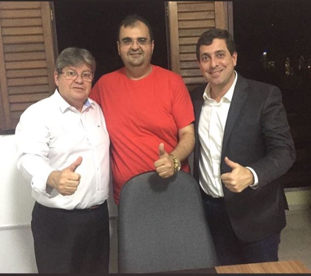 SANTANA DOS GARROTES - Agora é definitivo: Vereador Manoel (PSB) alinhou os pontos ao executivo estadual com João Azevedo SANTANA DOS GARROTES - Agora é definitivo: Vereador Manoel (PSB) alinhou os pontos ao executivo estadual com João Azevedo