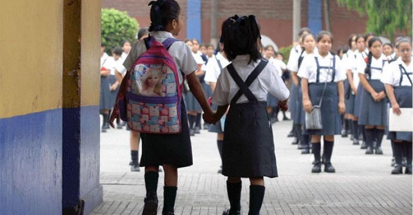 Defensoría del Pueblo propone al MINEDU que norma prohíba uso de la falda escolar Defensoría del Pueblo propone al MINEDU que norma prohíba uso de la falda escolar