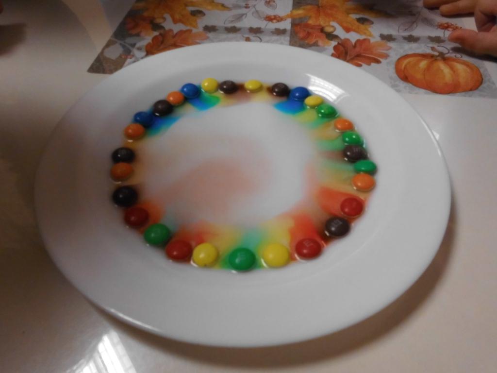 Experiment mit Schokolinsen