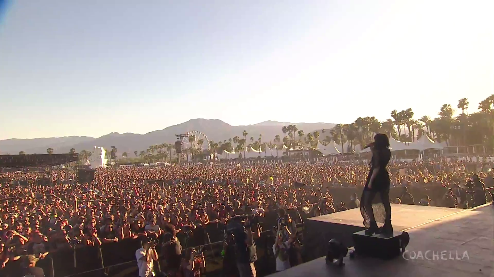 DARK CIRCLE ROOM Chvrches Coachella Festival, Empire Polo Grounds