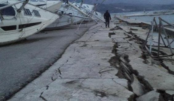 Οι φωτογραφίες της καταστροφής από το νέο σεισμό στην Κεφαλονιά