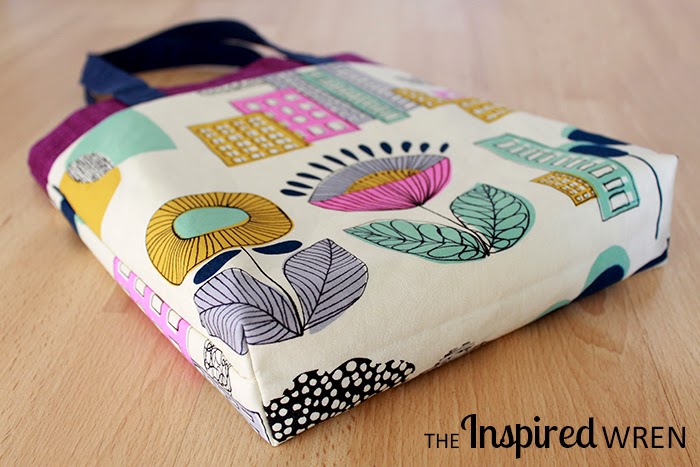 Three fabrics, ten steps, one lined tote bag tutorial, zero bottom seam -- plus a giveaway! | The Inspired Wren