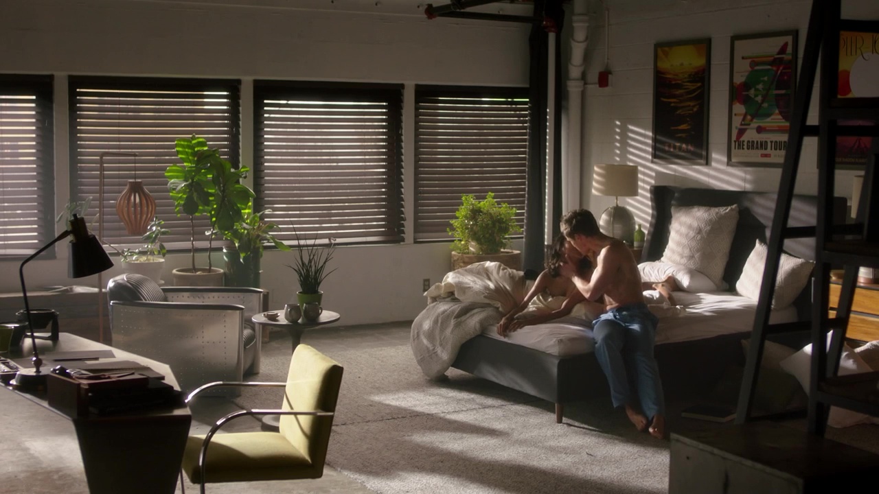 Graeme Thomas King shirtless in Pretty Little Liars: The Perfectionists 1-0...