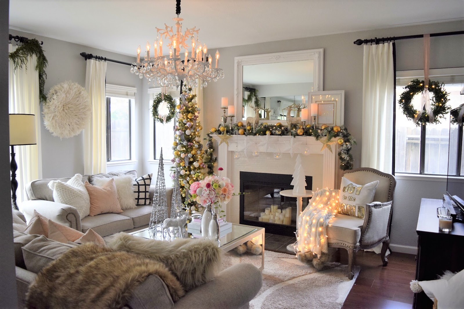 Home and Fabulous HOME FOR THE HOLIDAYS BLOG TOUR HOME & FABULOUS STYLE