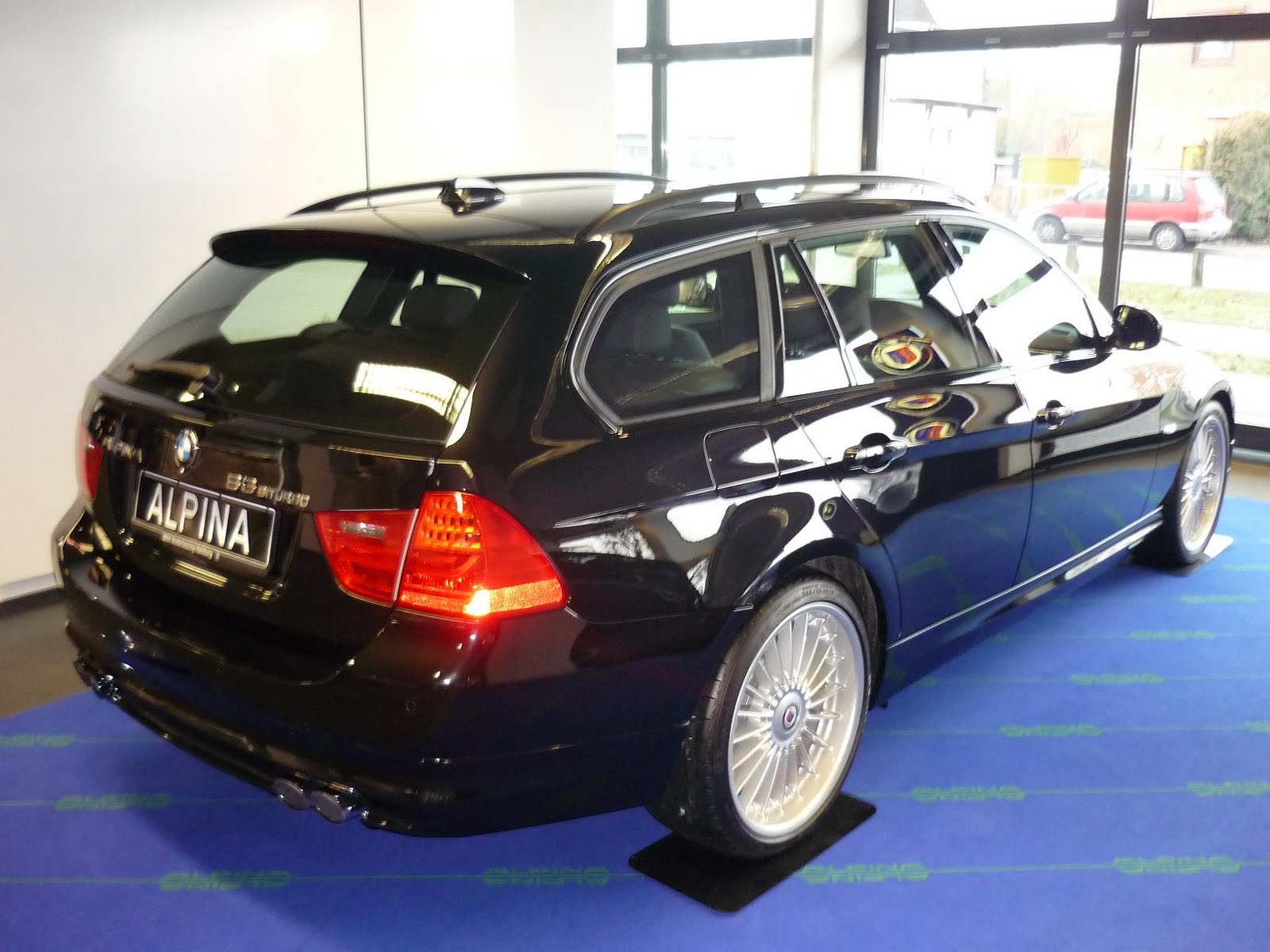 Guitigefilmpjes Spotlight Alpina B3 Biturbo Touring (2009 / E91)