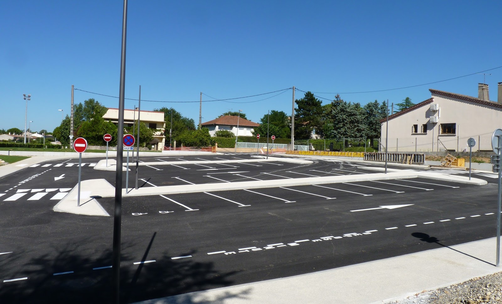 A PROPOS DU NOUVEAU PARKING DE L'ECOLE ANDRÉ BLANC QUELQUES RÉFLEXIONS