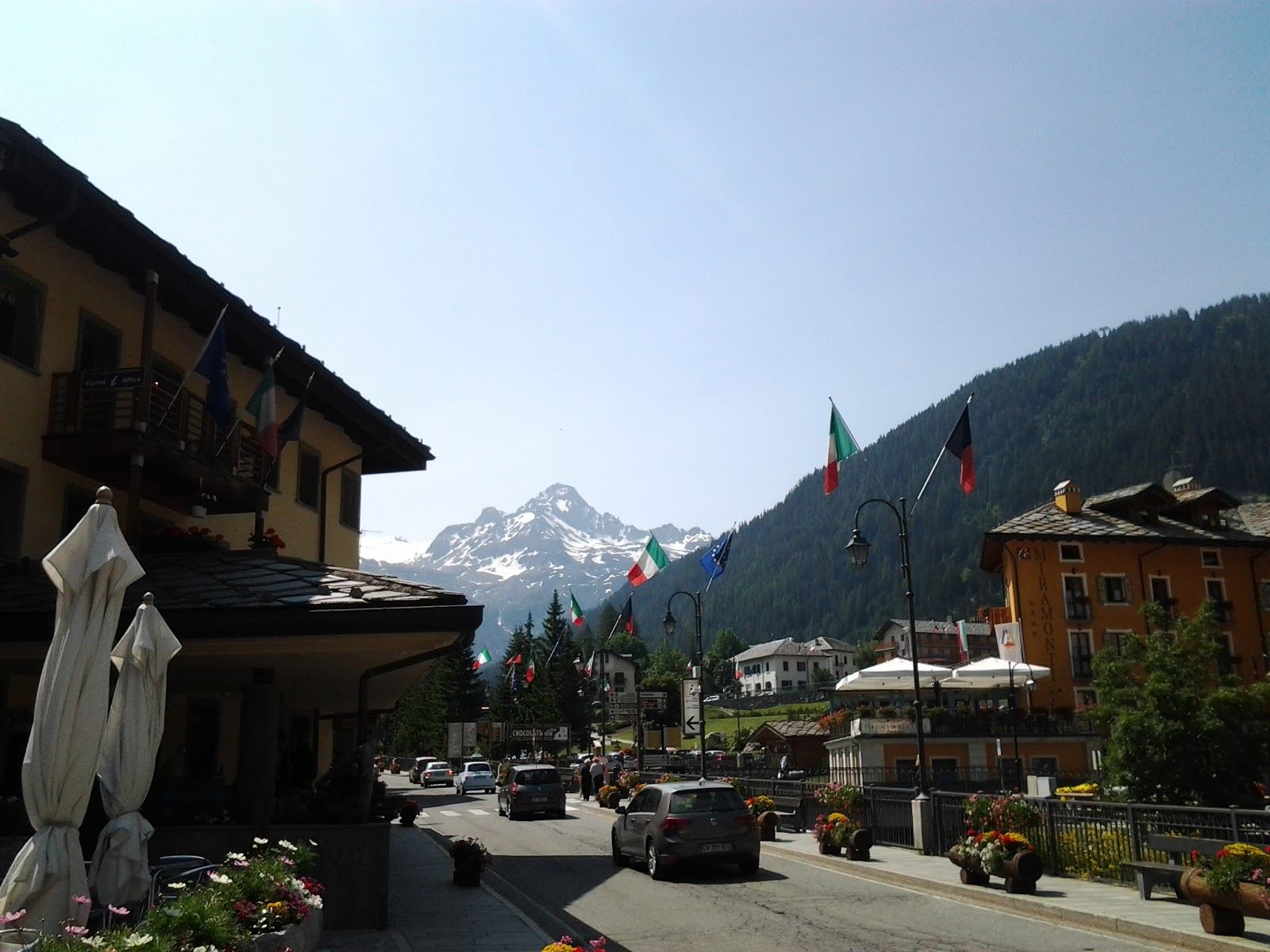 MAURO AT LARGE ITINERARI D'ESTATE DA LA THUILE A BOURG SAINT MAURICE